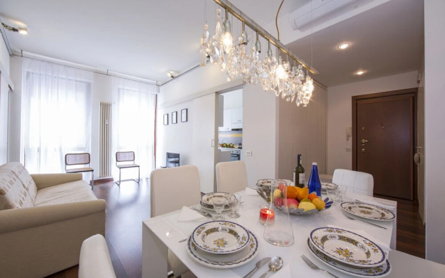 The Square Apartment