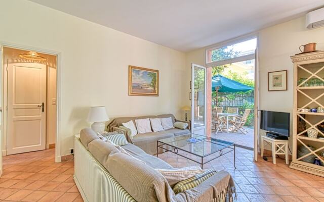 Beautiful Air-conditioned House 5 Minutes From the Croisette and Beaches