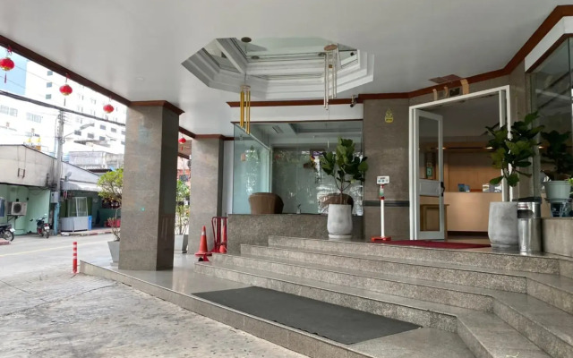 Sri Betong Hotel (SHA Extra Plus)