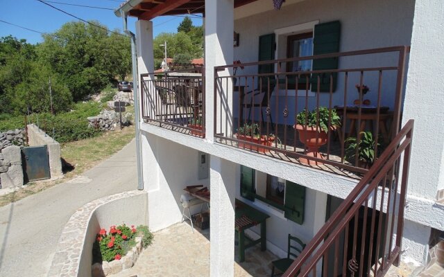 Snug Holiday Home in Starigrad With Private Garden