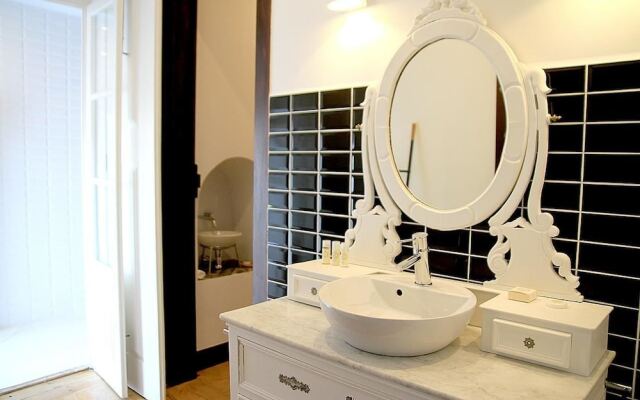 Oryza Guest House & Suites