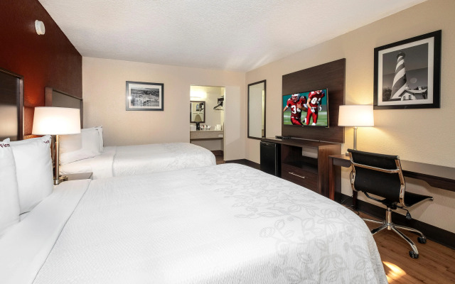 Red Roof inn Plus