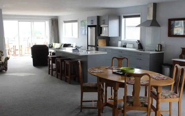 Mackenzie Apartments & Suites