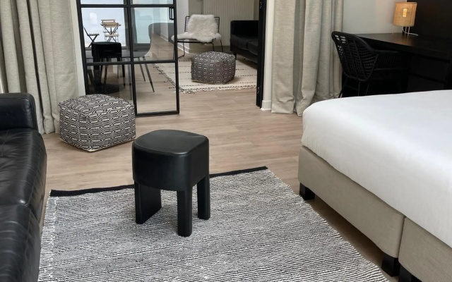 Unique luxury apartment with cosy garden!