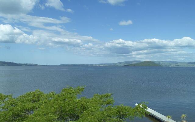 Nicara Lakeside Lodge