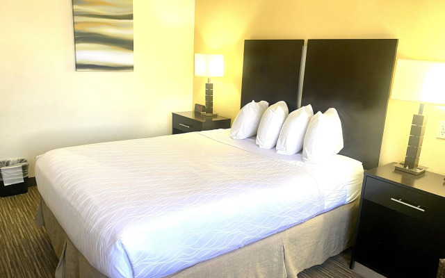 Best Western Plus The Four Corners Inn