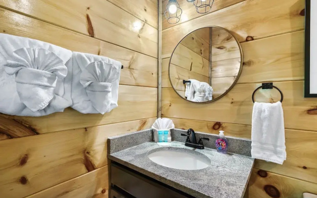 Eagle Splash Vista| Pool Projector, Pet Friendly, Game Room