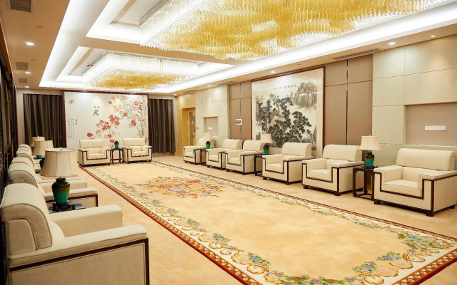 The Thousand Lantern Lake Hotel