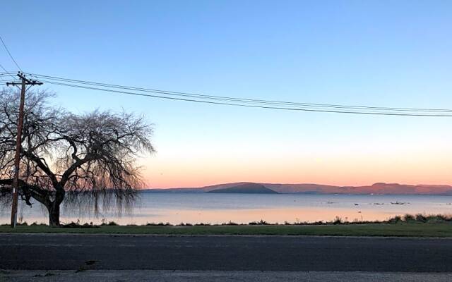 Waiteti Lakefront Motel