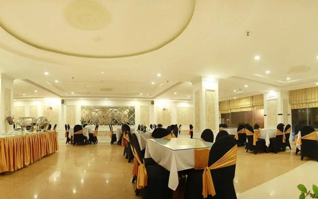 Jay Grand Hotel
