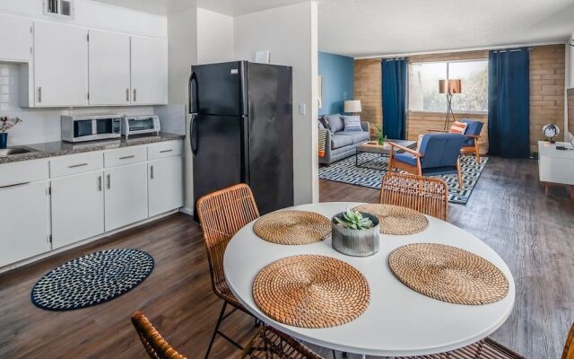 Charming 1BR With Pool by WanderJaunt