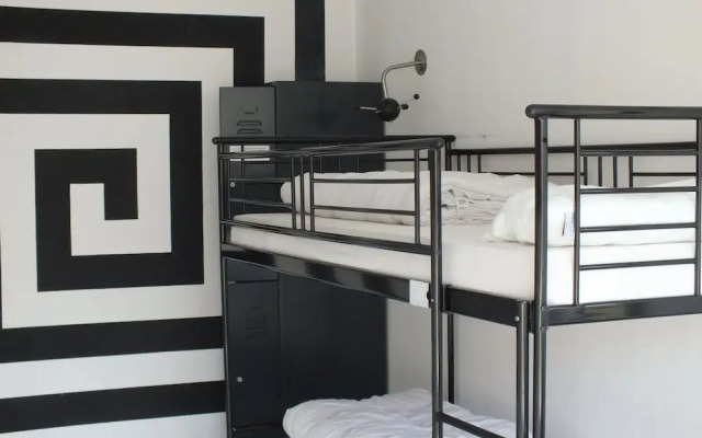 Max Hostel
