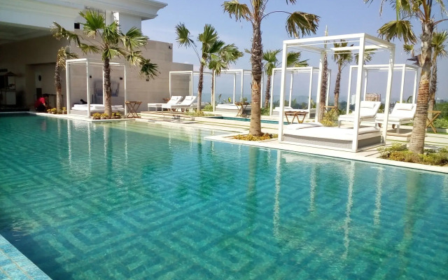 Art Deco Luxury Hotel & Residence