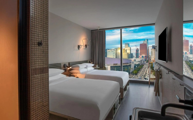 Moxy Downtown Los Angeles