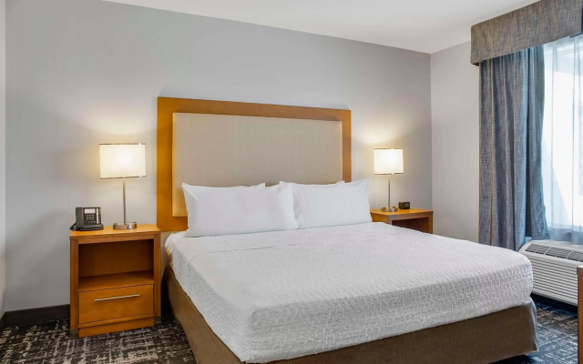 Homewood Suites by Hilton Winnipeg Airport-Polo Park, MB