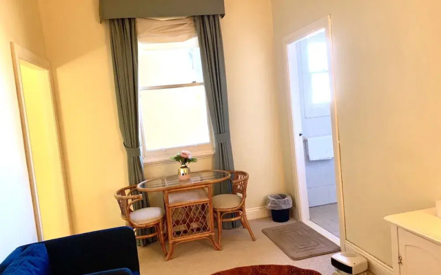 Victoria & Albert Guesthouse