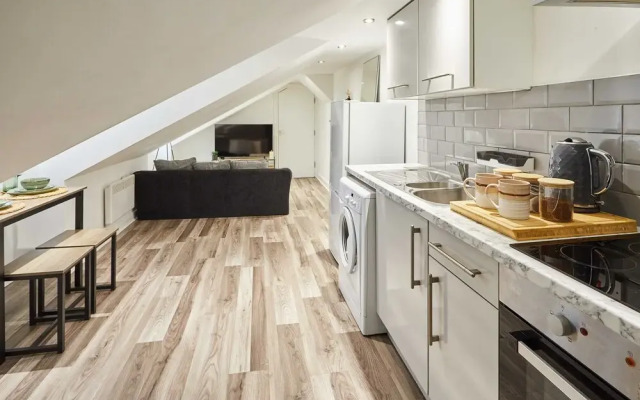 Host Stay Trafalgar Road