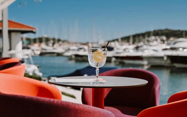 Hotel Stomorin-Marina Hramina