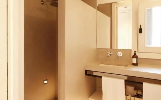 FridaysFlats, Beautiful Villa With Pool