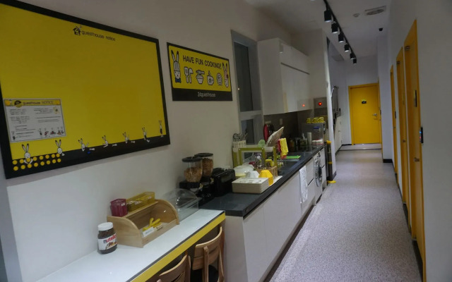 24 Guesthouse Nampo Station