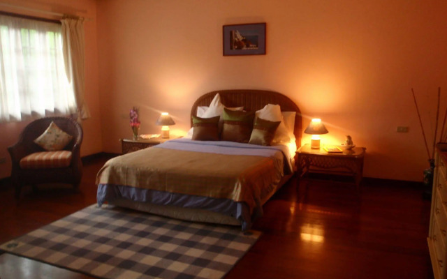 Las Flores Country & Beachside Hotel