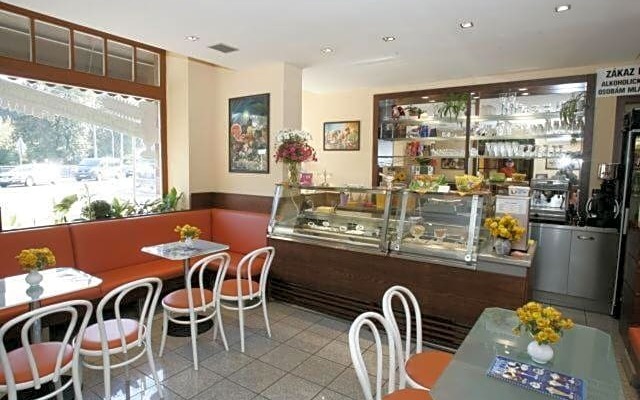 Hotel Saloon