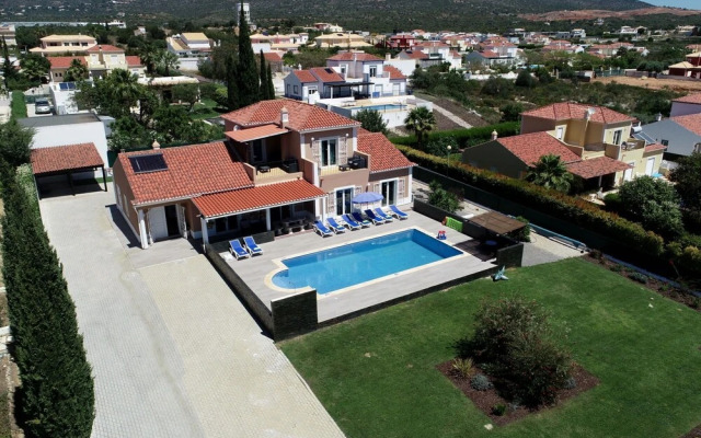 Villa Kambu Quelfes in Quelfes