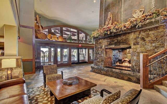 One Ski Hill Place S8103