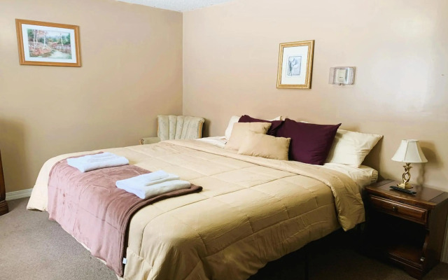 Love Hotels St John River by OYO at Fort Kent ME