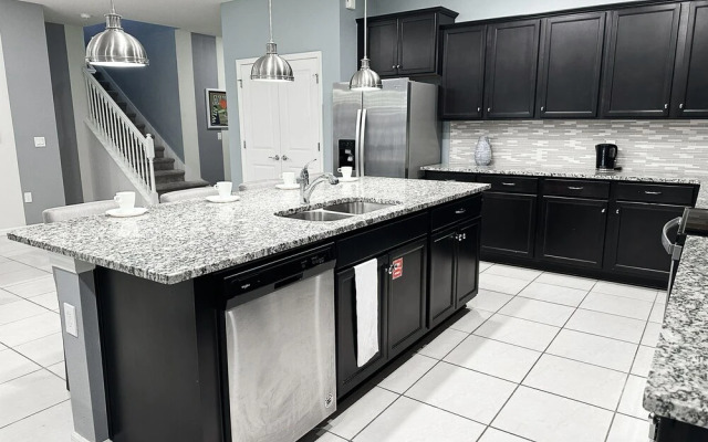2127lc- Windsor Island 10 Bedroom Home by RedAwning