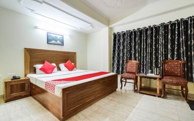 Hotel Kalra Regency