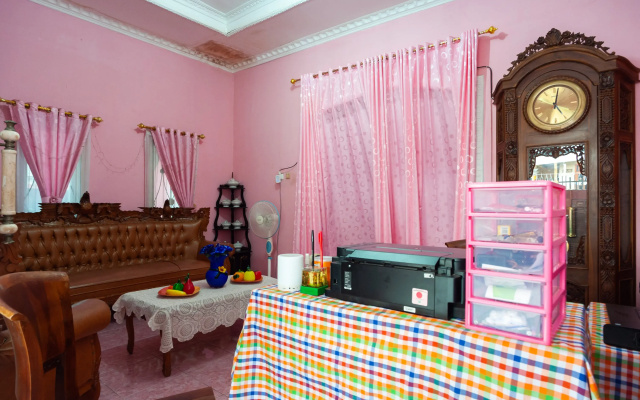 RedDoorz near Palembang Airport 1 - Hotel in Palembang - Photo 3
