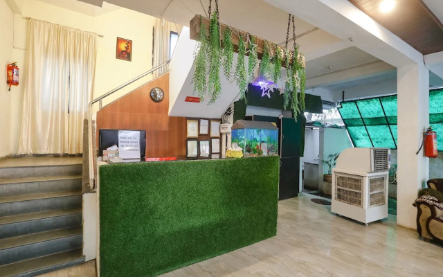 Happy Stay Inn by OYO Rooms