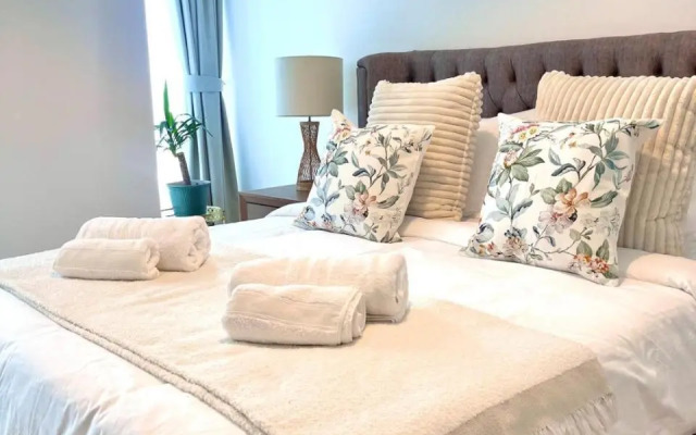 The Smart Concierge - Cayan tower