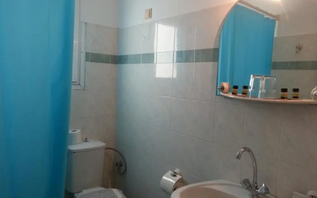Artemis Hotel