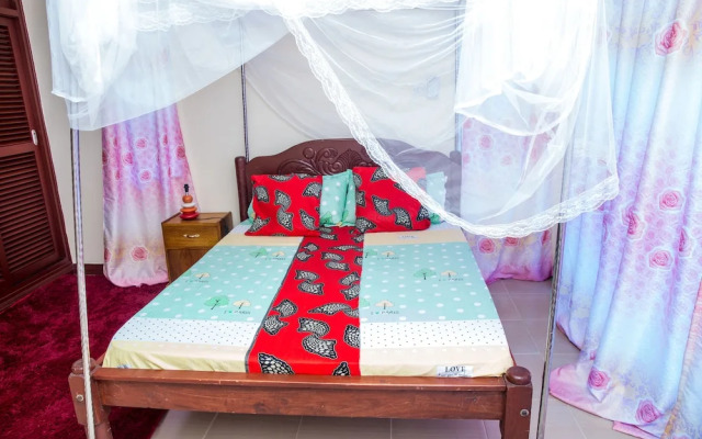 Safiri Kenya Home