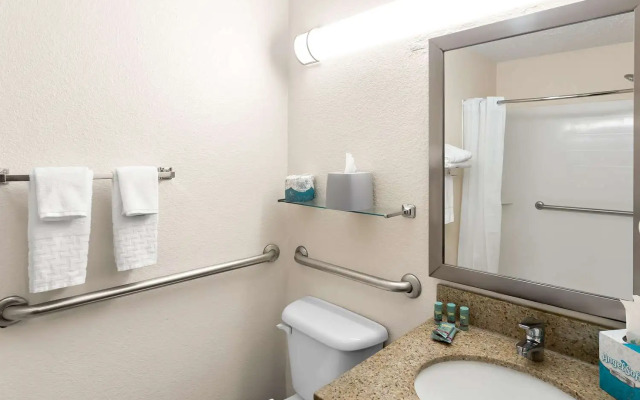 Best Western Huntington Mall Inn