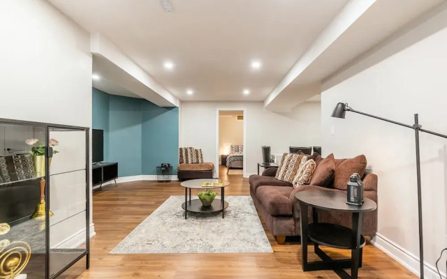 GLOBALSTAY. Modern Family Basement in Mississauga