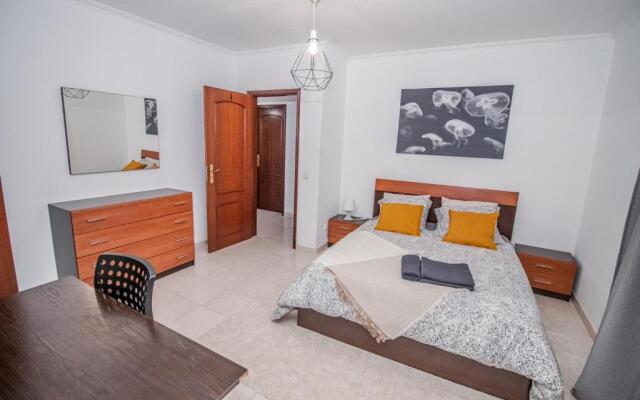 Charming Private Rooms in an Apartment A2 Penha - Faro