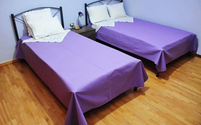 Alexandra's Art Apartment