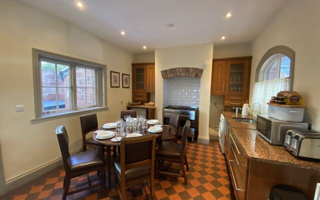 Thornton Manor Estates