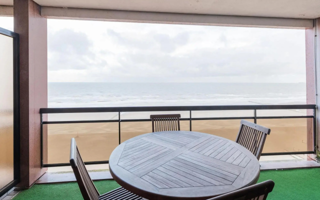 Welcoming apartment in Blankenberge with sea-views