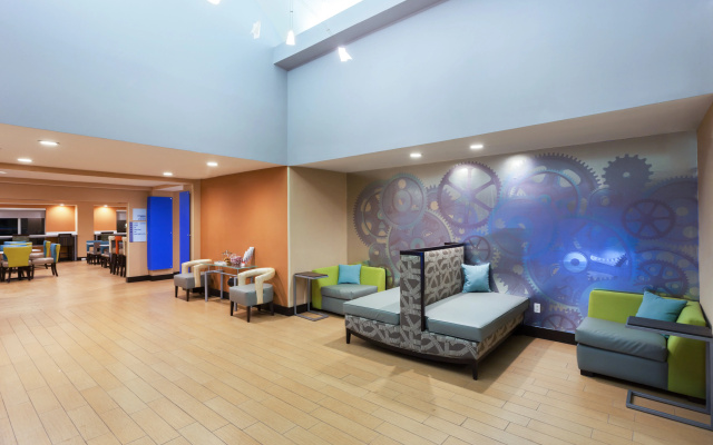 Holiday Inn Express Hotel & Suites Mebane by IHG
