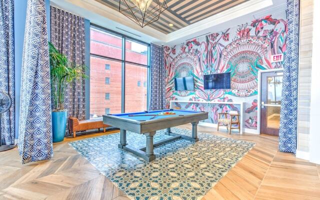 Global Luxury Suites in Downtown Cincinnati