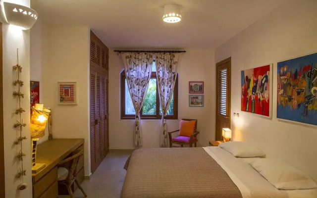 TRACADERO Beach Club and Holidays Rentals