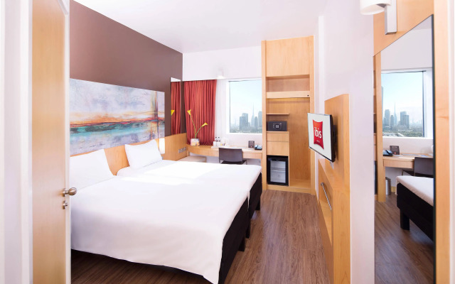 ibis One Central Hotel