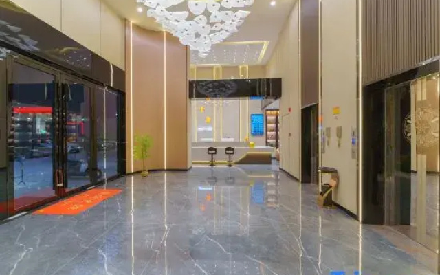 Qian'an Light Luxury hotel (Puning International Commodity City Branch)