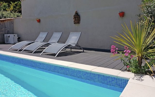 Pleasant Villa in Lirac With Private Swimming Pool