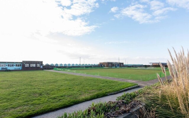 Immaculate 1-bed Apartment on Hove Seafront