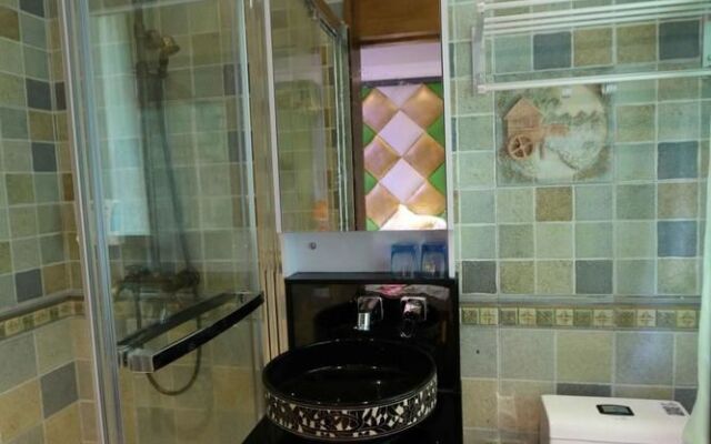 Hangzhou Lingyin Theme Hotel